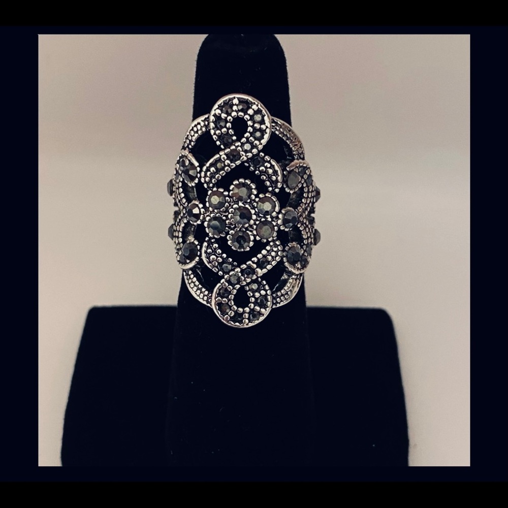 Cocktail ring